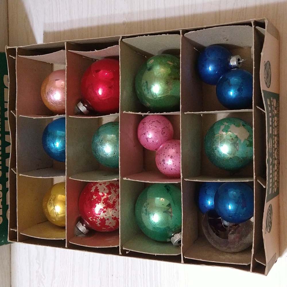 Vintage 1950s Shiny Brite Glass Christmas Tree Ornaments - Picture 2 of 6